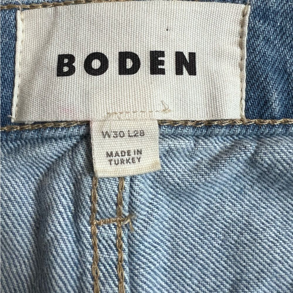 Boden Mid Rise Taper Jean size 30 light wash - Picture 4 of 9